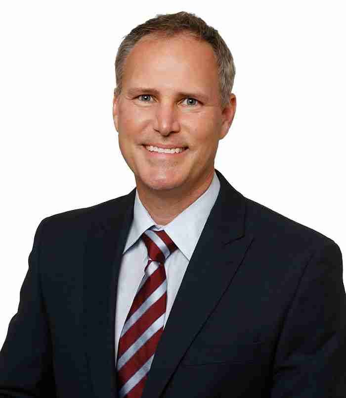 Dr. Barton Harris in a modern orthopedic medical setting